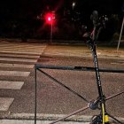 Detenido en Valladolid a bordo de un patinete que circulaba por la acera y trucado para alcancar los 77 km/h.