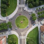 Tráfico en una rotonda de León, Castilla y León.