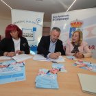 Eduardo Morán firma del convenio de gestión con Alzheimer Bierzo.