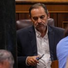 El diputado José Luis Ábalos en su escaño del Congreso.