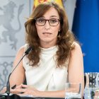 La ministra de Sanidad, Mónica García, durante una rueda de prensa posterior a la reunión del Consejo de Ministros, en el Palacio de la Moncloa, a 14 de octubre de 2025, en Madrid (España).  