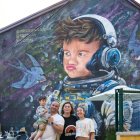 El pequeño Darío con su familia.