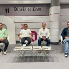 Óscar Díez, Ángel Fraguas, Juan Simón y José Antonio Pérez, en la tertulia.
