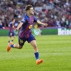 Fermín celebra uno de sus tres goles que anotó en la goleada del Barça frente al Olympiacos.