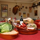 El restaurante El Palacete, de la mano de David Martínez, gerente y jefe de cocina, se ha convertido por méritos propios en un referente de la buena y sabrosa cocina. Tradición, calidad y estilo propio son sus credenciales.