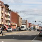 El 25% de los vehículos que cruzan La Virgen del Camino son camiones y Valverde quiere rescatar el tramo como una verdadera calle principal.