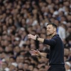 MADRID, 26/10/2025.- El entrenador del Real Madrid Xabi Alonso, durante el partido de la décima jornada de LaLiga EA Sports, que Real Madrid y FC Barcelona disputan este domingo en el estadio Santiago Bernabéu. EFE/ Sergio Pérez