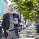 Enrique Álvarez impactó con el lanzamiento de su novela El rostro oculto. Ahora la reedita Lobo Sapiens.