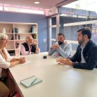 Fernández, a la derecha, con el equipo de Aspaym.