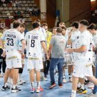 Al menos una docena de jugadores y el cuerpo técnico al completo terminan contrato con el Ademar esta temporada.