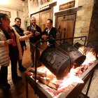Brindis durante la Fiesta del Vino Nuevo de Prada a Tope.