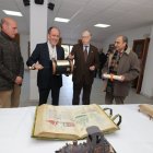 Ovalle con al alcalde de Toreno y la directiva del CIT.