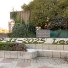 Ubicado en la confluencia de La Condesa y la plaza de Guzmán, supone un mantenimiento continuo del servicio de Jardines.