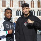 Barrul posa junto a su próximo rival.