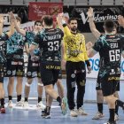 El Abanca Ademar suma un punto en la fase de grupos tras su empate ante el Nexe.