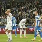 Rubén Sobrino, a la izquierda con las manos en la cabeza en el partido que la Cultural disputó en Riazor frente al Deportivo.