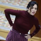 La presidenta regional, Isabel Díaz Ayuso interviene en el pleno de la Asamblea de Madrid, este jueves.