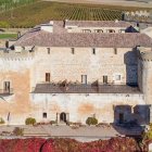 El Castillo del Buen Amor, fortaleza medieval del siglo XI reconvertida en hotel boutique y galardonada con una Llave Michelin.