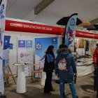 Stand de la Diputación de León en la feria de Puebla de Lillo.