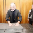 Javier Gutiérrez, huella desde marzo 2023, junto al director del Bergidum.