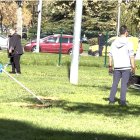 Hacendera de los dueños de perros en la ZEC de La Palomera-Buen Suceso para tapar los agujeros del pipicna.