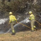 Efectivos durante el incendio del pasado verano en Garaño.