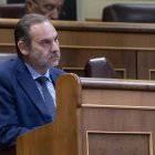 El diputado del Grupo Mixto José Luis Ábalos, durante una sesión plenaria en el Congreso de los Diputados, a 11 de noviembre de 2025, en Madrid (España). 