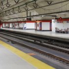 Un tren de Cercanías llega a la estación de Nuevos Ministerios, en Madrid.