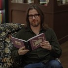 El historietista británico Tom Gauld juega con éxito en la liga del humor absurdo.