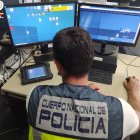 Archivo - Un agente de la Policía Nacional en una imagen de archivo.