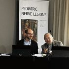 El doctor Alain Gilbert, a la derecha, junto al doctor Javier Robla durante el curso.