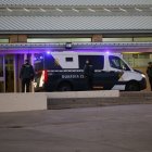 Vista del furgón policial que ha trasladado a Ábalos y Koldo García a la cárcel.