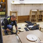 Un hombre de 47 años ha resultado herido este jueves tras recibir un disparo en la ciudad de Burgos, donde ha sido hospitalizado para tratarle de las heridas sufridas en esta agresión. Al parecer, el disparo ha sido realizado por otro hombre en la calle Vitoria, a la altura el número 165, poco antes de las nueve de la noche.