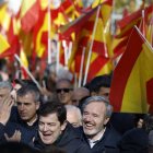 El presidente de la Junta de Castilla y León, Alfonso Fernández Mañueco, en la concentración contra el Gobierno de Pedro Sánchez por los casos de corrupción que protagonizan José Luis Ábalos, Koldo García y Santos Cerdán