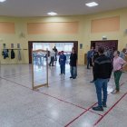 Usuarios de los centros de discapacidad en los ensayos previos a la gala que se celebra hoy.