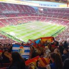 Los diferentes equipos de la Deportiva Femenina movilizaron dos autobuses y casi 200 personas desplazadas a la final de Madrid entre España y Alemania.