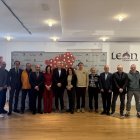 Foto de familia de la presentación de la 28ª San Silvestre de León.