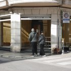 Fachada de la clínica dental donde sedaron a las niñas. EFE/ Manuel Bruque.