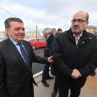 El consejero de Presidencia de la Junta, este miércoles con el alcalde de Ponferrada.