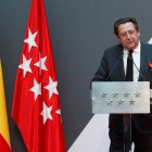 Fotografía de archivo del 02/05/2018 del periodista y escritor Alfonso Ussía durante el acto de entrega de la Medalla de Oro de la Comunidad de Madrid.