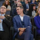 Pedro Sánchez con Pilar Alegría, que comió con Salazar hace unos días.