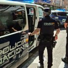 Detenido en Valladolid por herir con un cuchillo a su padre, en silla de ruedas, y robarle 1.500 euros.