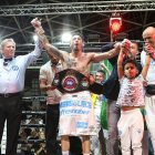 Antonio Barrul se mostró exultante tras proclamarse campeón del WBA Iberoamericano en el Palacio de Deportes.