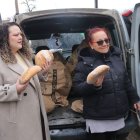 La presidenta, Mª Covadonga Viejo (i), se sumó al reparto.