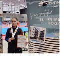 Chaima Zahraoui posa con su medalla de bronce.