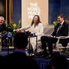 Maria Corina Machado con Jorgen Watne Frydnes y Kristian Berg Harpviken.