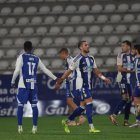 Andújar regresará a la convocatoria tras perderse el último encuentro por sanción.