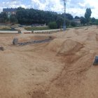 El ciruito es único en España y se completa con el bar-centro social para fijar población.