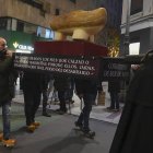 Madreñada, organizada por la asociación Calecho, recorre las calles de la capital leonesa este sábado.