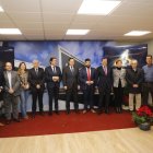 El presidente Fernández Mañueco, con los consejeros Carriedo y Suárez-Quiñones, el alcalde de Villadangos y otras autoridades.